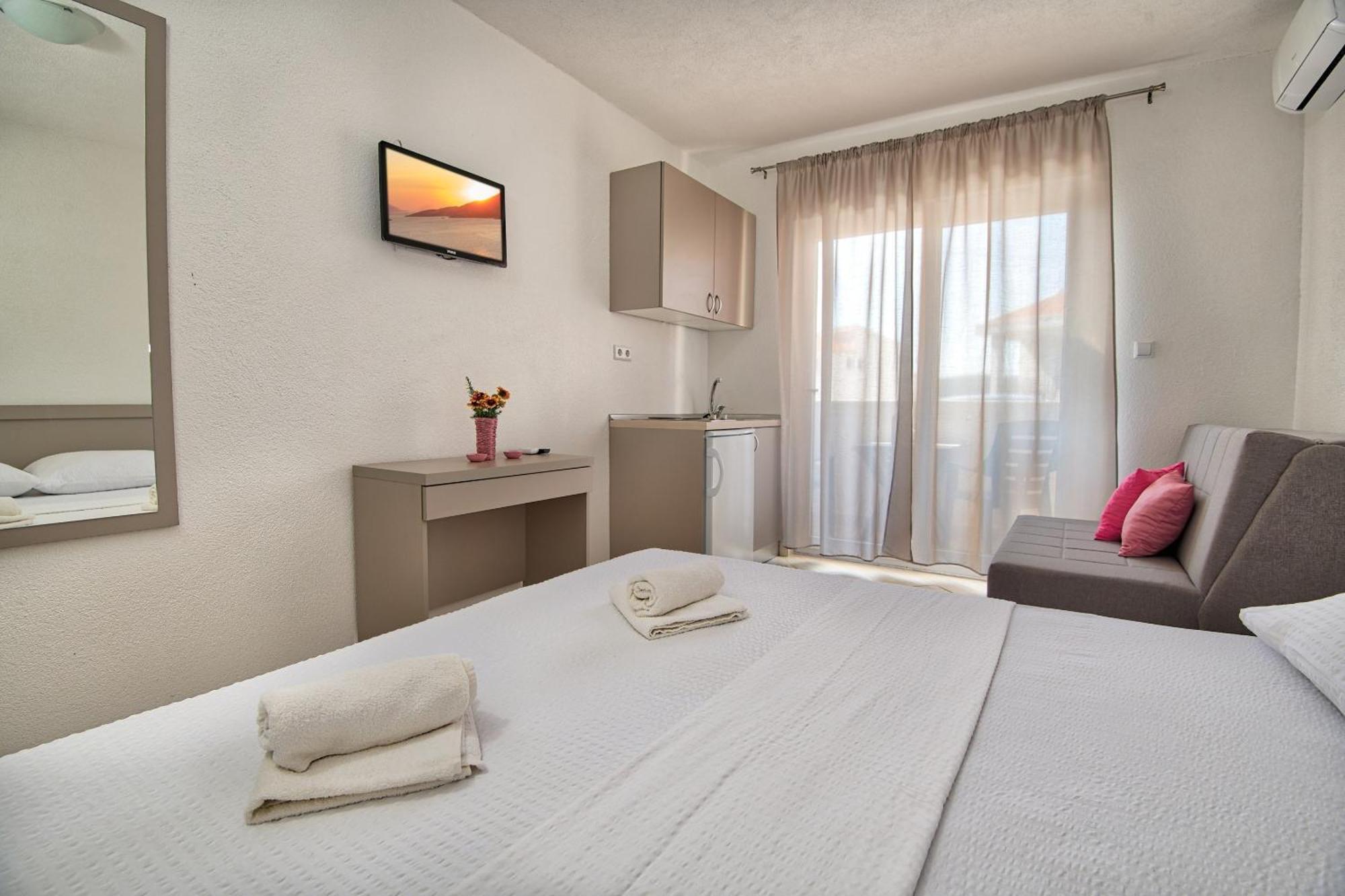 Studio & Apartments More Neum Pokoj fotografie